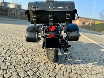 Suzuki Intruder M 1500 - 8