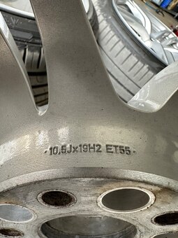 255/35 r19 Audi r8 - 8