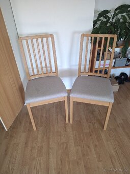Jídelní set dřevěný dubový stůl + dvě židle dobrý stav - 8