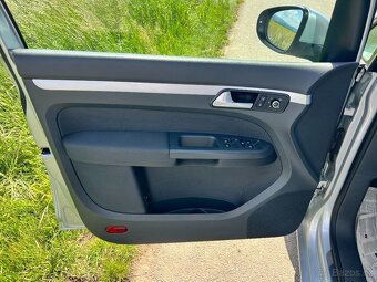 ►VW TOURAN 1.6 TDI 77KW CUP NAVI-KAMERA-TAŽNÉ-ASIST-TOP - 8