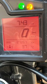 Aprilia Tuono 1000 R Factory - 8