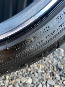 Original ALU kola R19 Škoda vč pneu Bridgestone - 8