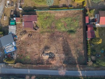 Krásný pozemek v chatové oblasti u lesa, ideální pro výstavb - 8