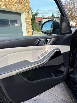 BMW X7 xDrive 40d M packet   Nový motor - 8