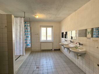 Prodej ubytovacího zařízení 1100m2 s pozemkem 1600m2 - 8