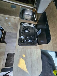 Prodám obytnou dodávku Ford Transit - 8