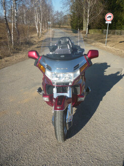Honda GL 1500 Gold Wing SE - 8