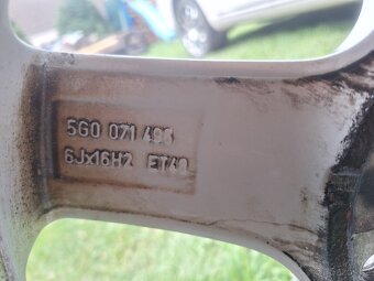 Prodám alu kola originál VW , 6JX 16, ..ET 48 - 8