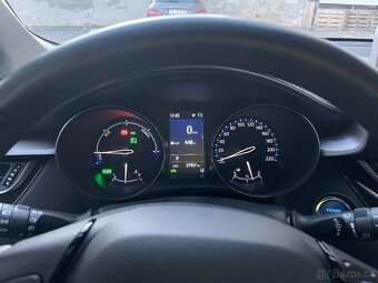 TOYOTA C-HR 1,8 Hybrid 72 kW, 12/2020 395 000,00 Kč bez DPH - 8