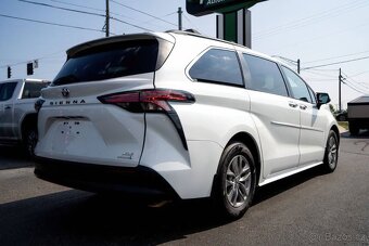 Toyota Sienna XLE 2022 – Gas/Electric Hybrid - 8