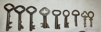 Staré dveřní Zámky, visací zámky a klíče - 8
