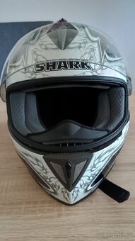 Helma Shark RSI carbon vel.L - 8