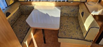 Dobře udržovaný karavan Bürstner Fun 420 TN až pro 4 osoby - 8