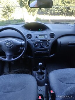 Toyota Yaris 2003 - 8