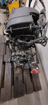 Motor Toyota Yaris - 8
