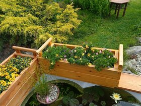 dřevěné vyvýšené zahradní záhony, květináče, jahodníky - 8