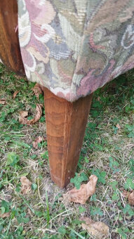 Historické křeslo s dřevěnými područkami - 8