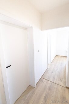 Pronájem bytu 2+1, 52 m², Praha – Chotutická - 8