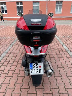 Yamaha XMAX 250 - 8