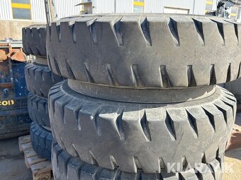 Pneu 10,00-20 16PR Nokian - 8