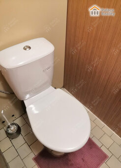 Pronájem nezařízené garsonky s lodžií - 8