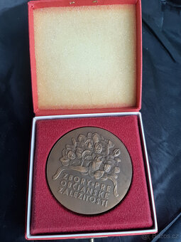 Medaile,vyznamenání různé,socialismus. - 8