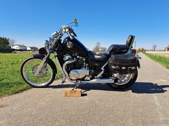 Suzuki Intruder VS 800 - 8