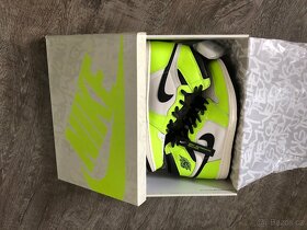 NIKE AIR JORDAN 1 - 8