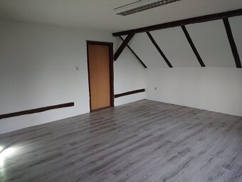 Rodinný dům 5+1 , 18 km od Šternberku - 8