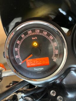 Triumph Bonneville T100 (2012) - 8