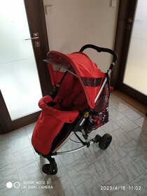 Prodám levně italský sportovní kočárek ve výborném stavu - 8