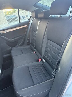 Škoda Octavia-1.6TDI-85kW-Navi - 8