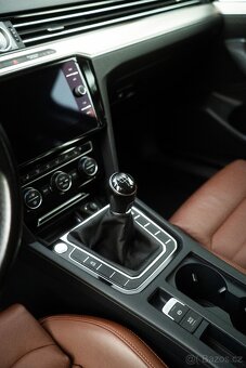 VW Passat 1.4 TSI 110kw Highline kombi - 8