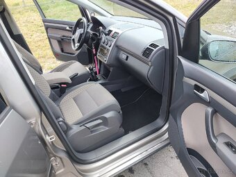 Volkswagen Touran Cross TSI - 8