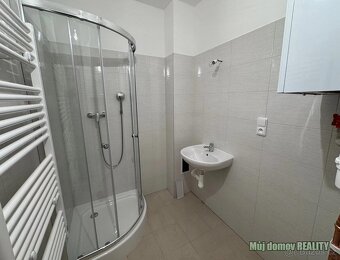 Pronájem krásného, světlého bytu 2+kk po rekonstrukci Praha - 8