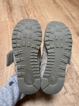 Dvoje dívčí tenisky New Balance, vel. 31 - 8