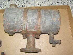 Prodám palivovou nádržku z motoru Lorenz 3 HP - 8