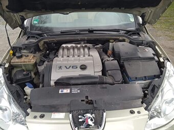 PEUGEOT 407 3.0V6 PLATINUM//155KW//XENON//KŮŽE - 8