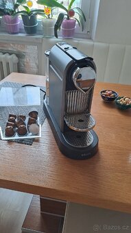 Kávovar Nespresso,včetně boxu na kapsle a kávových kapslí - 8