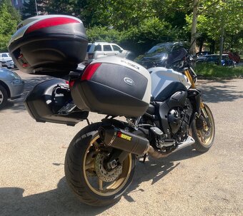 Yamaha FZ8 N - 8