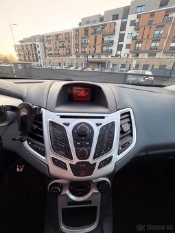 Ford Fiesta 1.2i 60 kW - 8