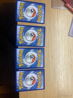 Pokémon karty - 8