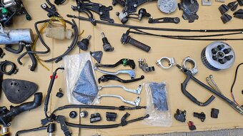 Náhradní díly Yamahu R1 04-06 - 8