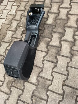 Prodám loketku na škoda Octavia 2 - 8