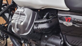 Moto Guzzi V7 STONE 2024 - 8