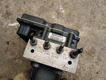 Zbytek dílů na Audi a5 coupe 3.0 tdi - 8