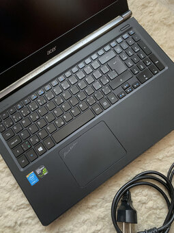 HERNÍ NOTEBOOK - Acer Aspire V15 NITRO - i7-GTX SKVĚLÝ STAV - 8