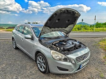 Volvo V60 D3 2.0D pětiválec 120kw manuál - 8