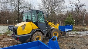 Nakladač KOMATSU WA 70-5 kloubový - 8