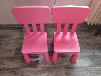 Ikea dětský set - stůl a 2 růžové židle - 8